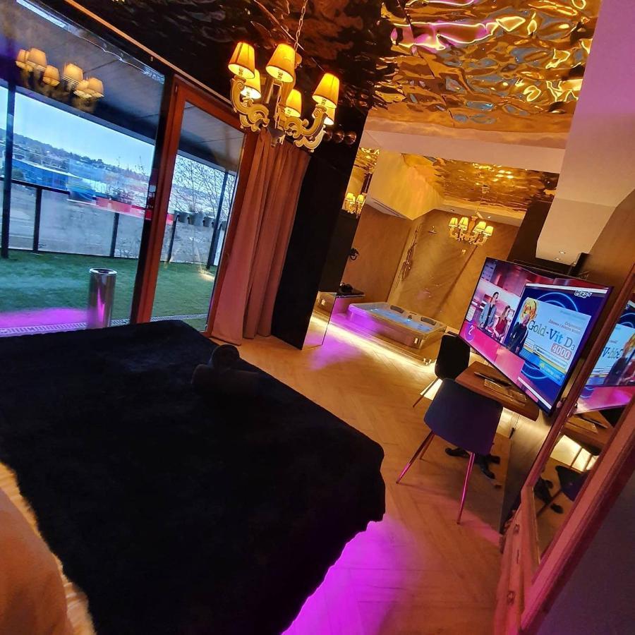 Hotel Ramka & Restaurant & Wine Bar Poznań Buitenkant foto