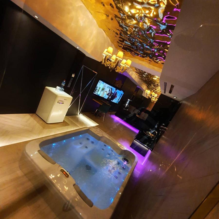 Hotel Ramka & Restaurant & Wine Bar Poznań Buitenkant foto