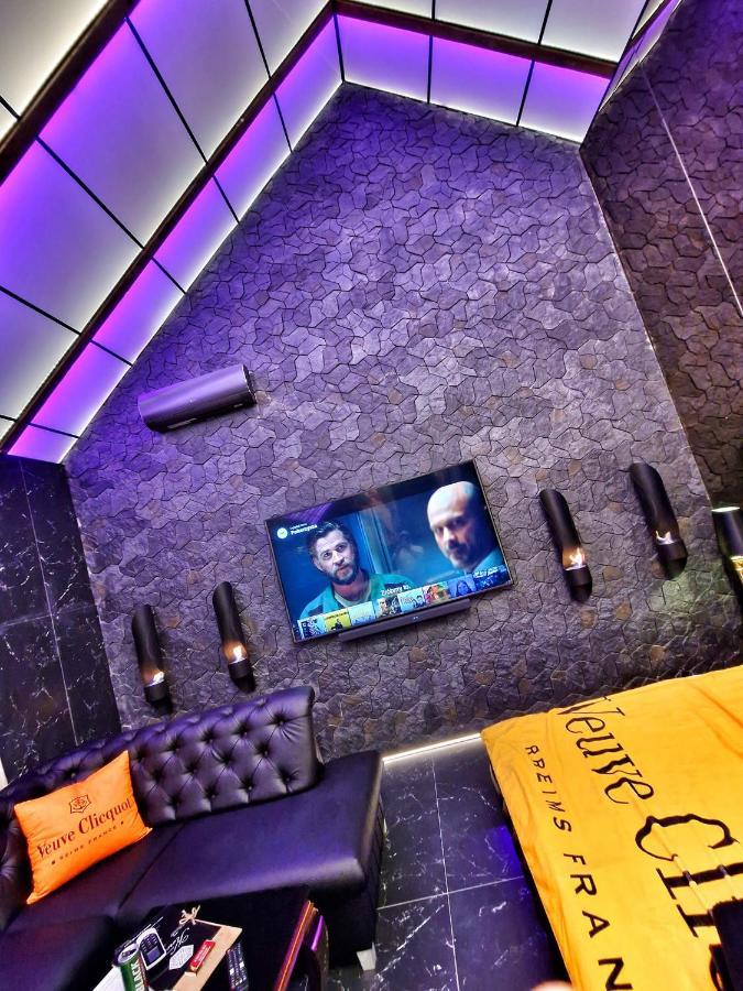 Hotel Ramka & Restaurant & Wine Bar Poznań Buitenkant foto