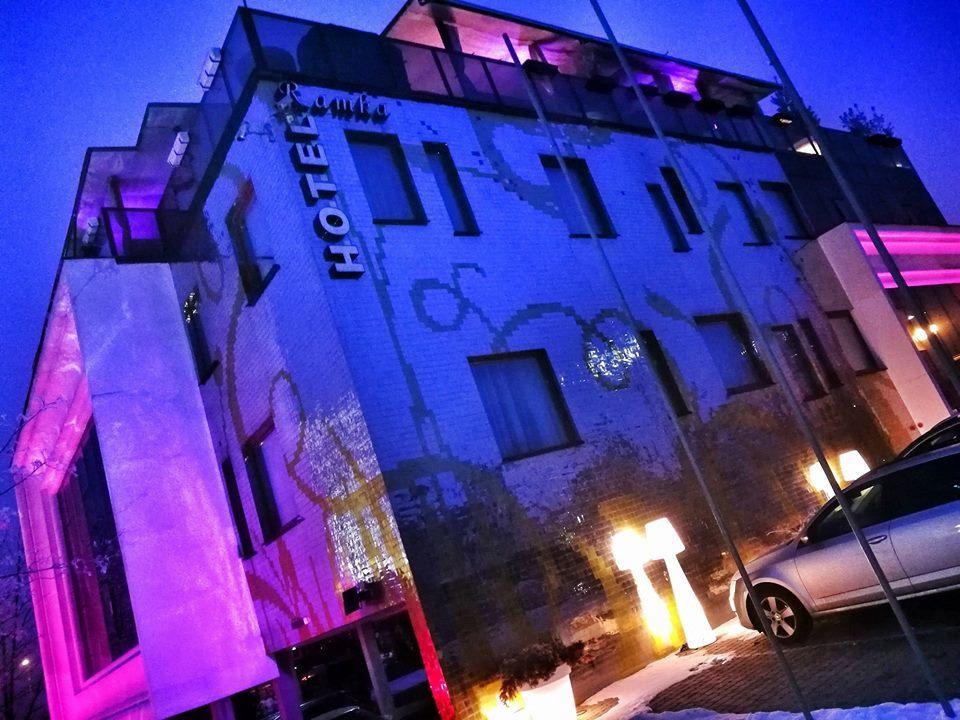 Hotel Ramka & Restaurant & Wine Bar Poznań Buitenkant foto