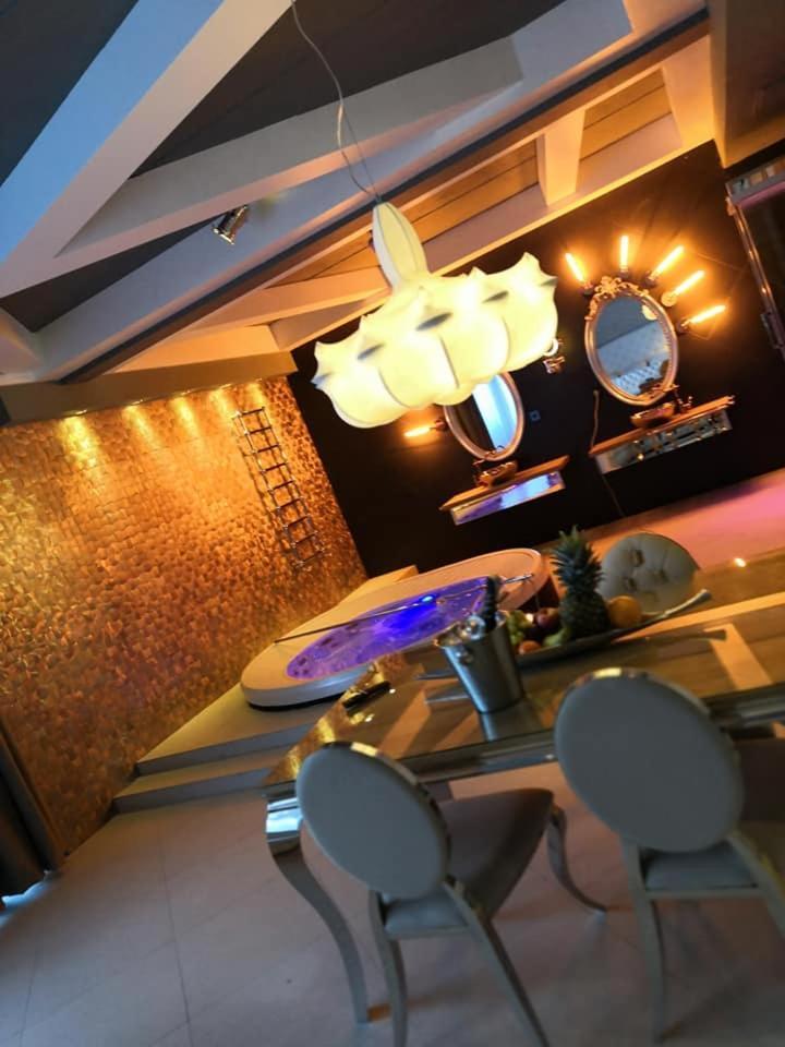 Hotel Ramka & Restaurant & Wine Bar Poznań Buitenkant foto