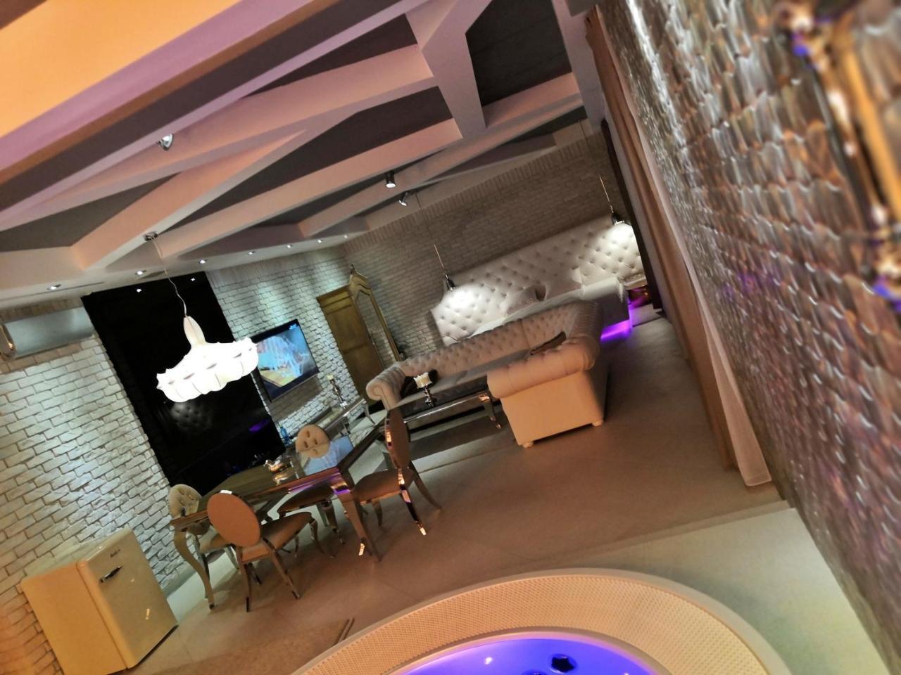 Hotel Ramka & Restaurant & Wine Bar Poznań Buitenkant foto